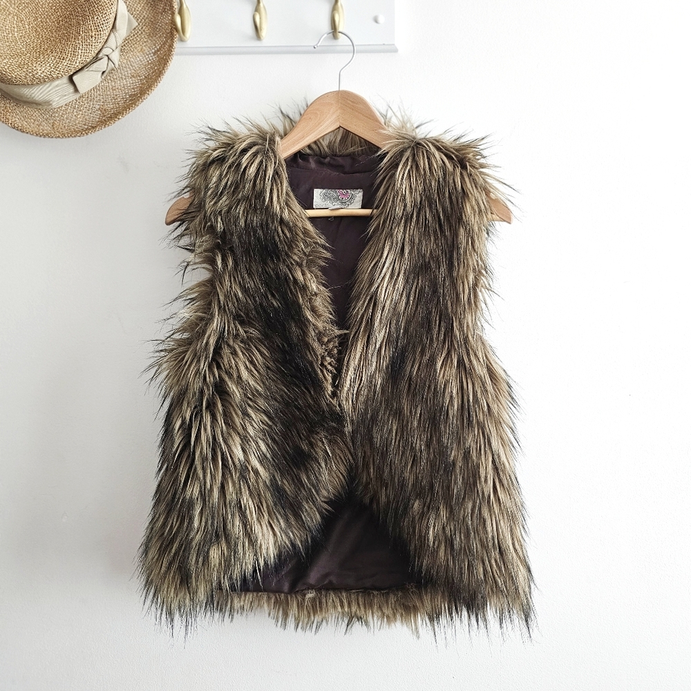 Urban Outfitters Ecote Faux Fur Vest XS Shaggy Festival Boho Layering Piece